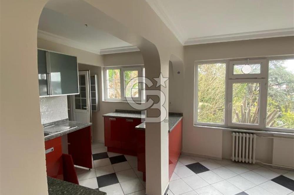Emirgan'da Boğaz Manzaralı Kiralık 1+1 Daire