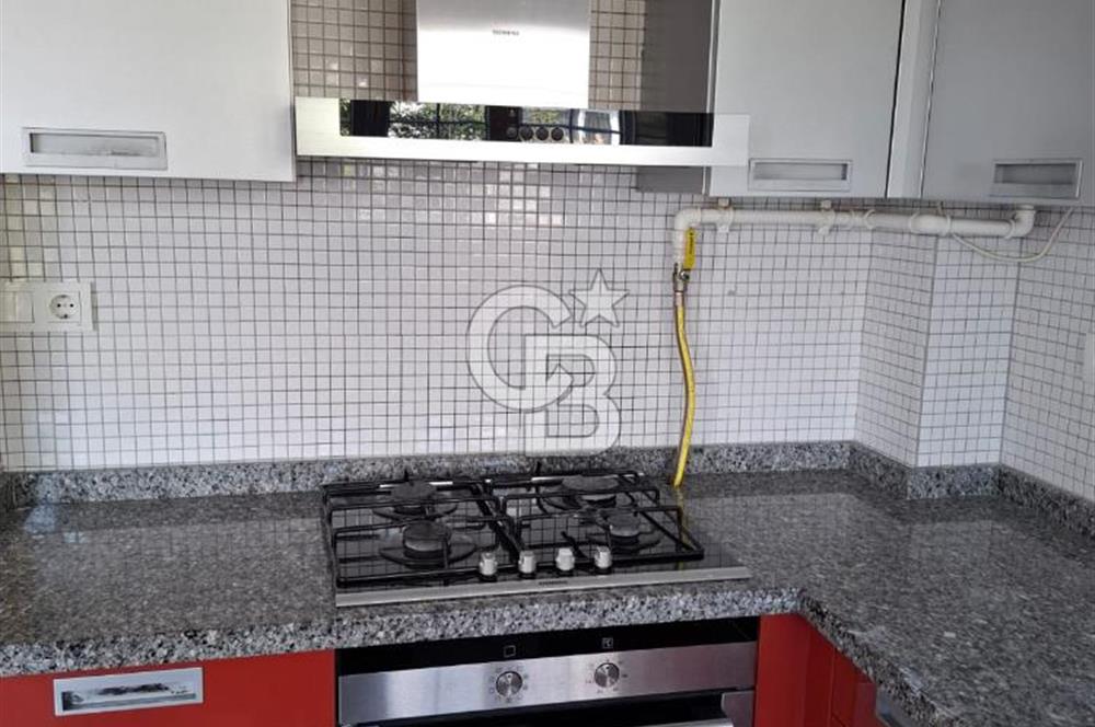 Emirgan'da Boğaz Manzaralı Kiralık 1+1 Daire