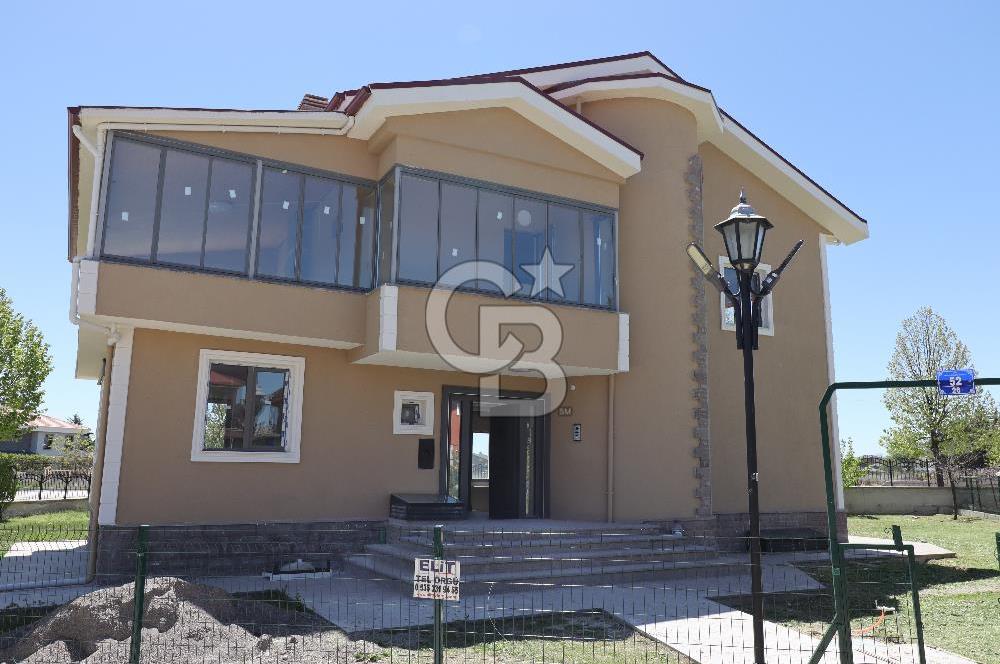 Cb Vizyon Tuğba ERKAL'dan Siteİçi FullYapılı Geniş Bahçeli Villa