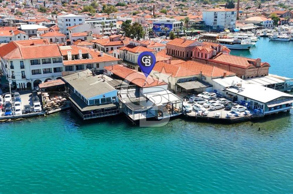 Ayvalık'ta,Eşsiz bir konumda, Denize sıfır,Satılık Emsalsiz Mülk