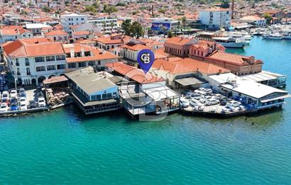 Ayvalık'ta,Eşsiz bir konumda, Denize sıfır,Satılık Emsalsiz Mülk