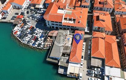 Ayvalık'ta,Eşsiz bir konumda, Denize sıfır,Satılık Emsalsiz Mülk