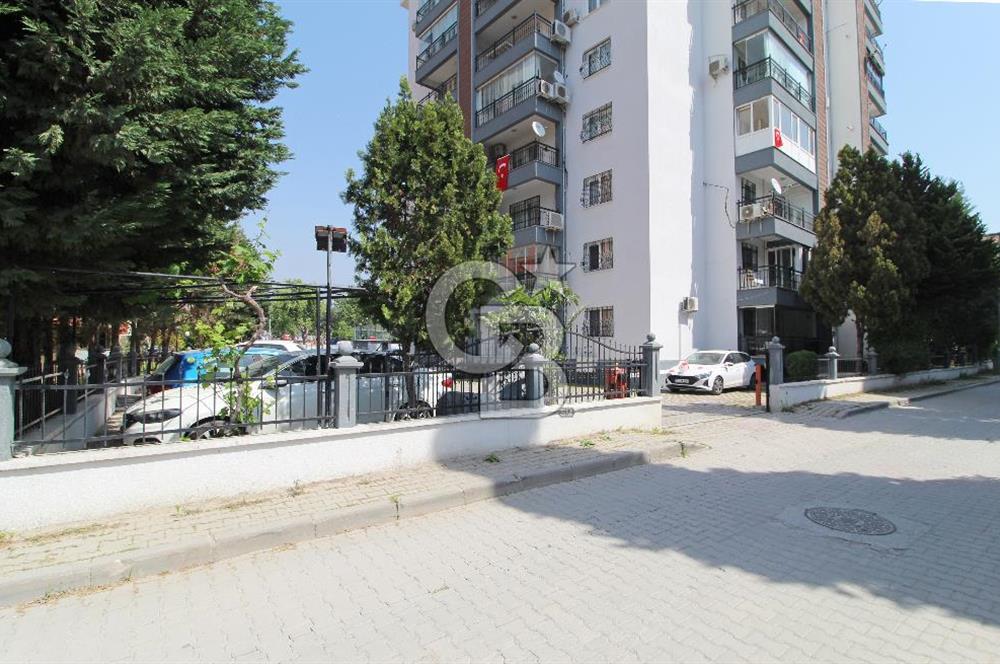 Bayraklı, Mansuroğlu Mahallesi'nde, Otoparklı, Satılık 2+1 Daire