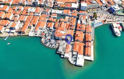 Ayvalık'ta,Eşsiz bir konumda, Denize sıfır,Satılık Emsalsiz Mülk
