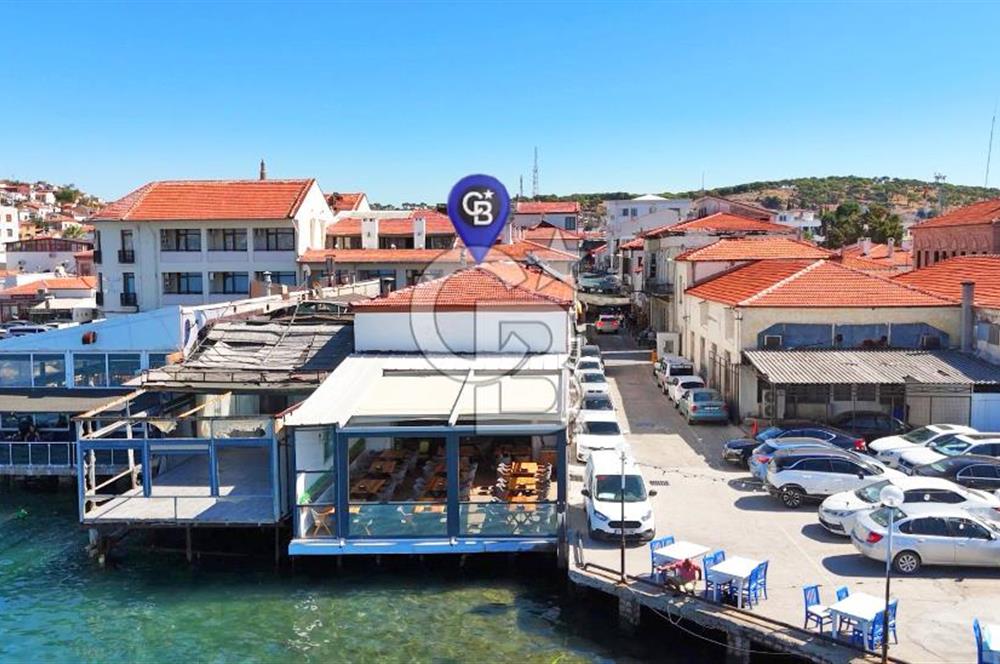 Ayvalık'ta,Eşsiz bir konumda, Denize sıfır,Satılık Emsalsiz Mülk