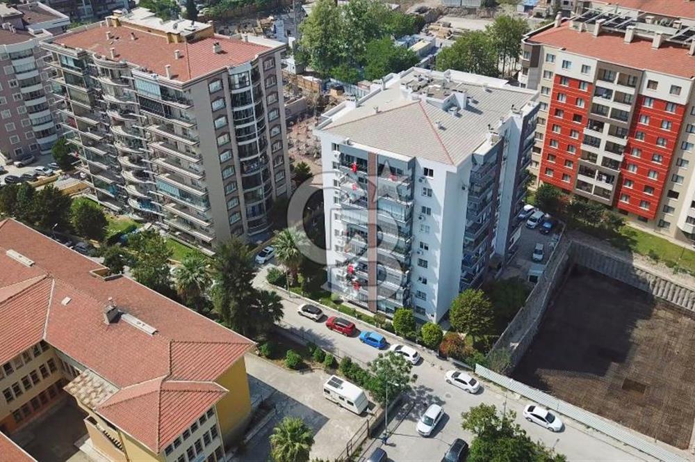 Bayraklı, Mansuroğlu Mahallesi'nde, Otoparklı, Satılık 2+1 Daire