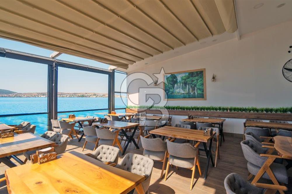 Ayvalık'ta,Eşsiz bir konumda, Denize sıfır,Satılık Emsalsiz Mülk