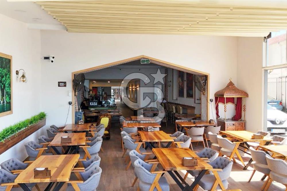 Ayvalık'ta,Eşsiz bir konumda, Denize sıfır,Satılık Emsalsiz Mülk