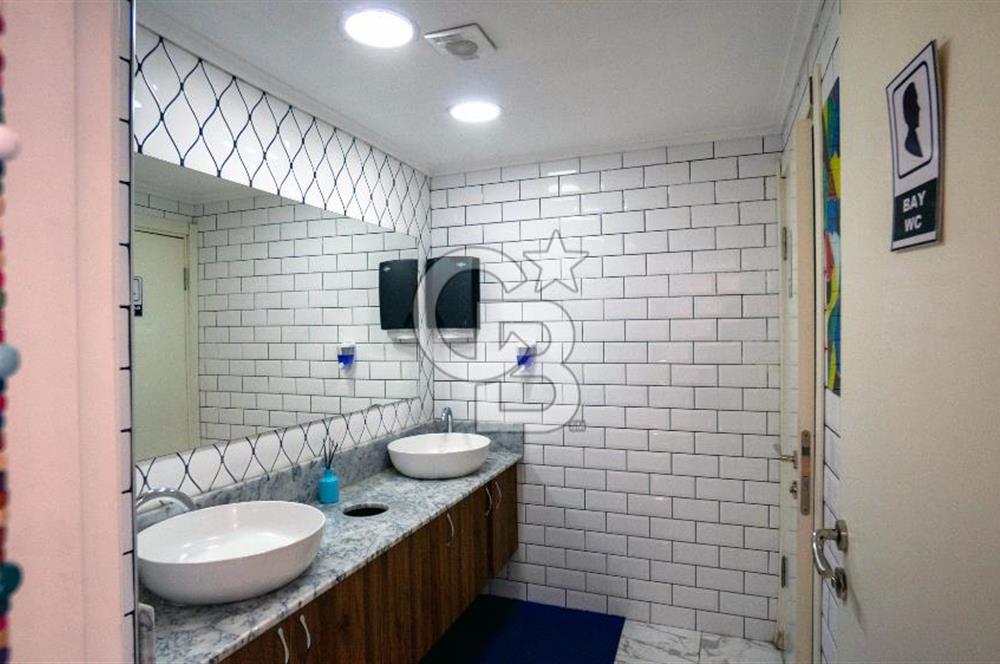 Ayvalık'ta,Eşsiz bir konumda, Denize sıfır,Satılık Emsalsiz Mülk