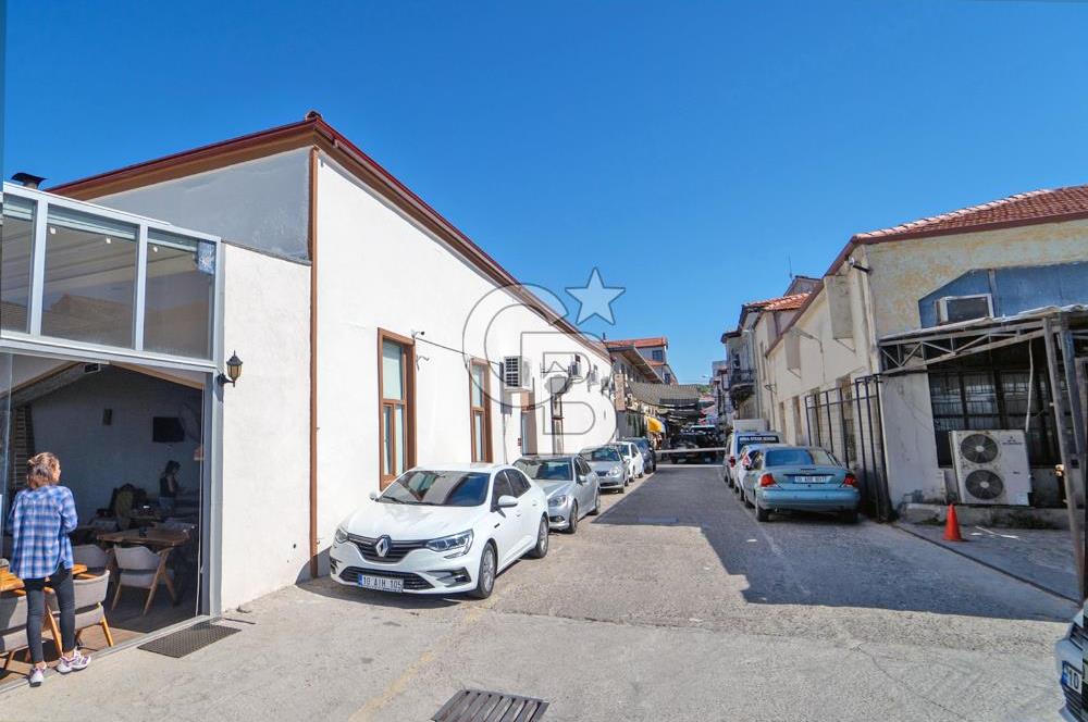 Ayvalık'ta,Eşsiz bir konumda, Denize sıfır,Satılık Emsalsiz Mülk