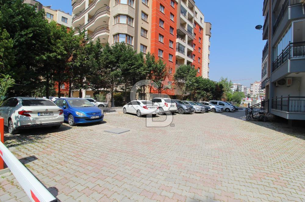 Bayraklı, Mansuroğlu Mahallesi'nde, Otoparklı, Satılık 2+1 Daire