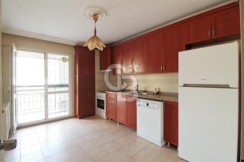 Bayraklı, Mansuroğlu Mahallesi'nde, Otoparklı, Satılık 2+1 Daire
