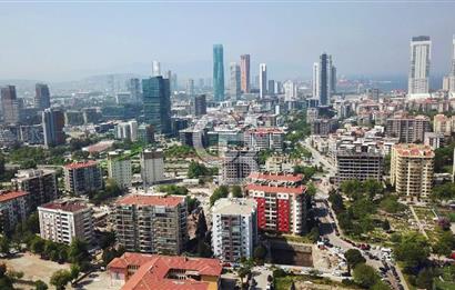 Bayraklı, Mansuroğlu Mahallesi'nde, Otoparklı, Satılık 2+1 Daire