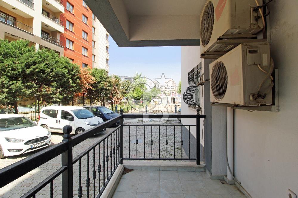 Bayraklı, Mansuroğlu Mahallesi'nde, Otoparklı, Satılık 2+1 Daire