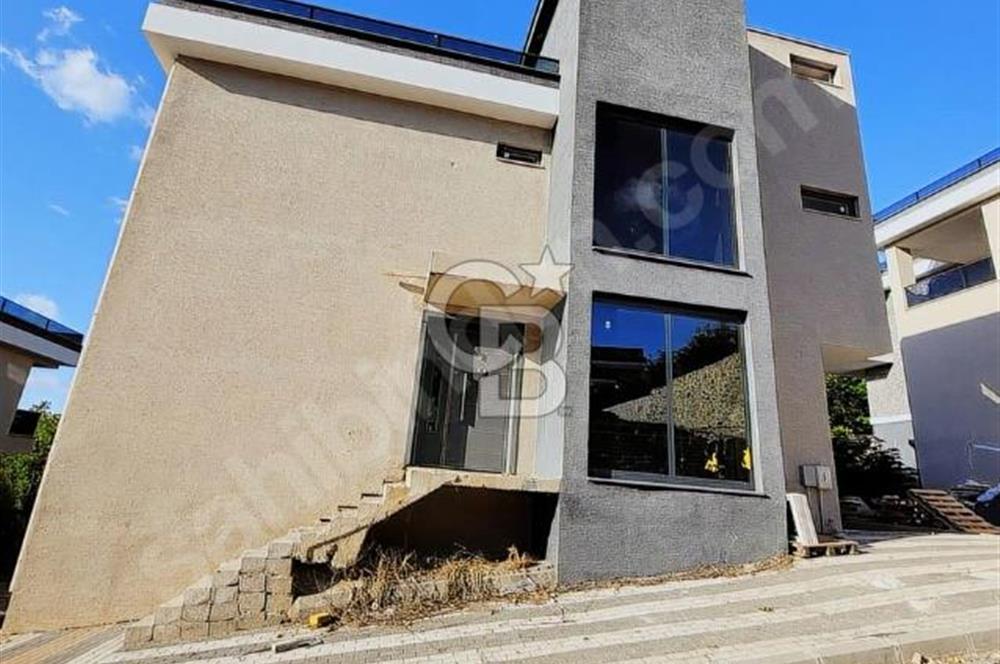 COLDWELL BANKER THETADAN REŞADİYEDE SATILIK SİTE İÇİ VİLLA