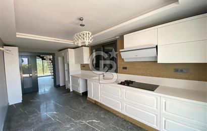 İZMİR TİRE’DE HAVUZLU SİTE İÇİNDE 4+1 SATILIK VİLLA