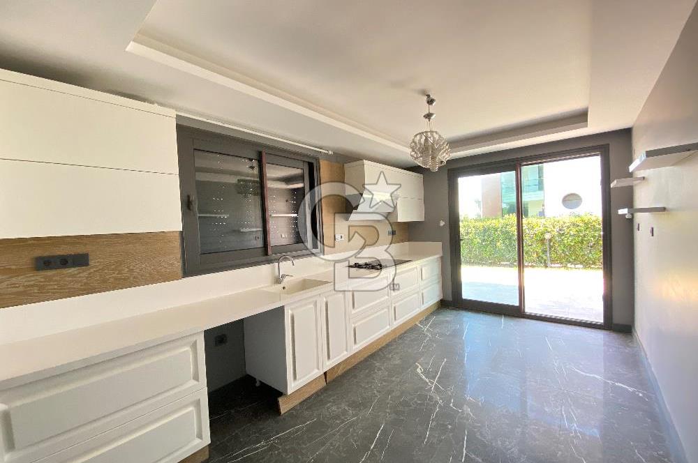 İZMİR TİRE’DE HAVUZLU SİTE İÇİNDE 4+1 SATILIK VİLLA