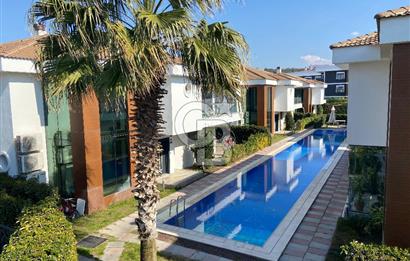 İZMİR TİRE’DE HAVUZLU SİTE İÇİNDE 4+1 SATILIK VİLLA