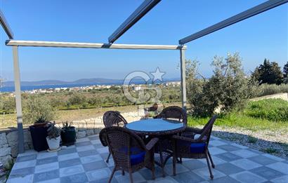 İZMİR KARABURUN MORDOĞAN’DA DENİZ MANZARALI SATILIK ÇİFTLİK EVİ