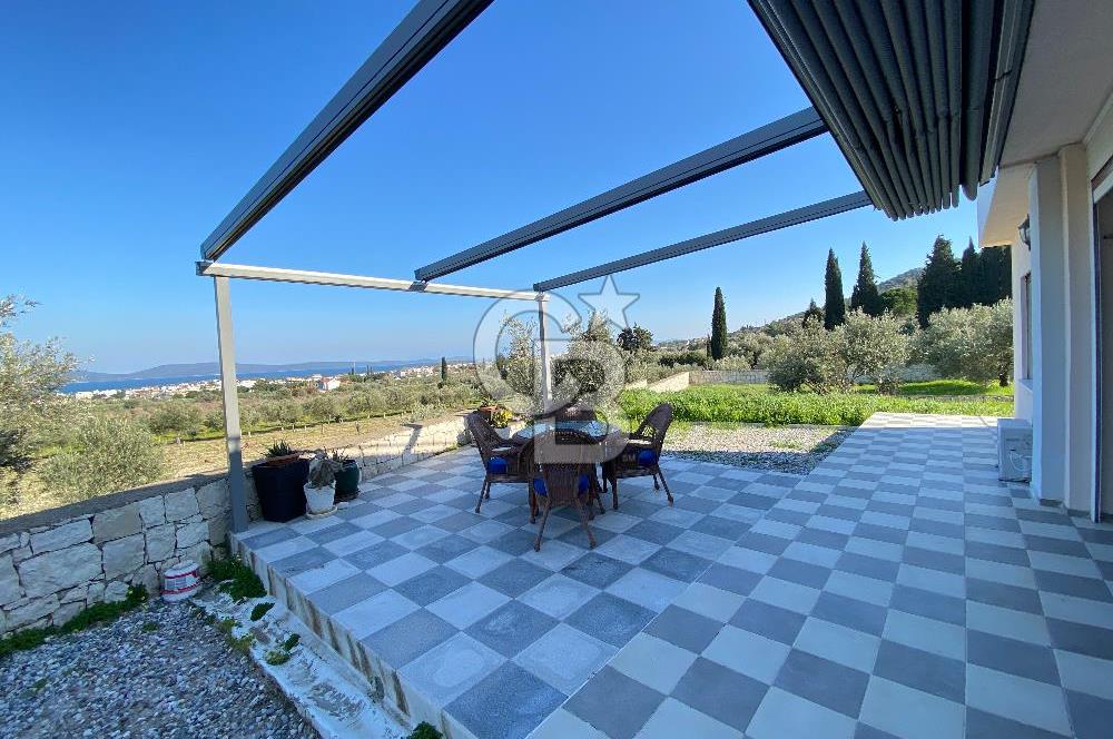 İZMİR KARABURUN MORDOĞAN’DA DENİZ MANZARALI SATILIK ÇİFTLİK EVİ