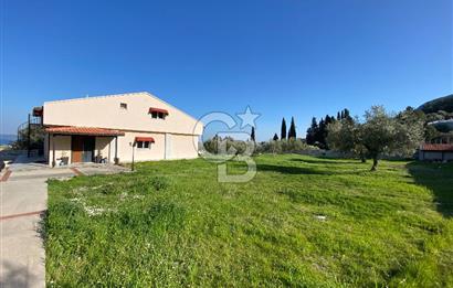 İZMİR KARABURUN MORDOĞAN’DA DENİZ MANZARALI SATILIK ÇİFTLİK EVİ