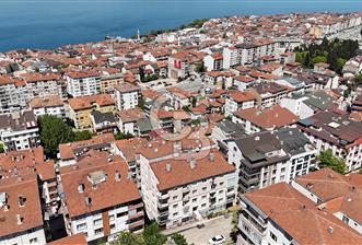 KOCAELİ KARAMÜRSEL 4 TEMMUZ MAHALLESİ SATILIK ARAKAT 3+1 DAİRE