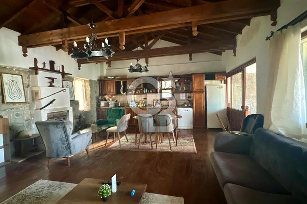 Selçuk Manzaralı, Müştemilatlı Satılık 3+1 Villa