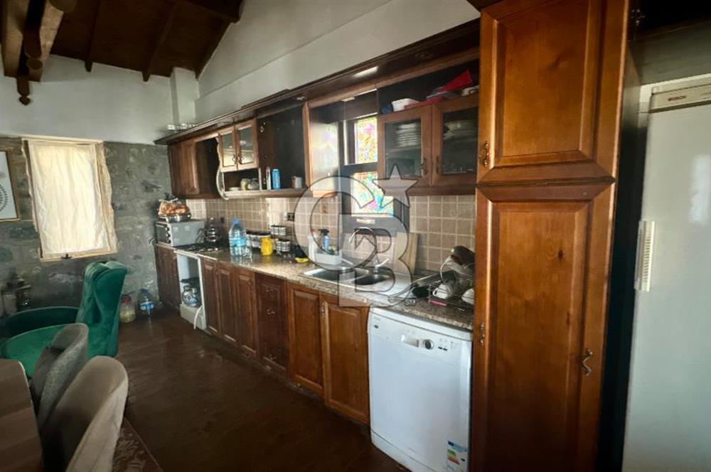 Selçuk Manzaralı, Müştemilatlı Satılık 3+1 Villa