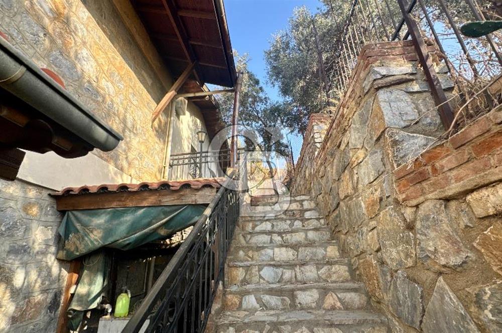 Selçuk Manzaralı, Müştemilatlı Satılık 3+1 Villa