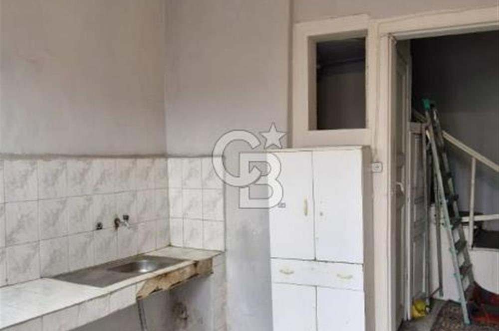 Kadir Has ün. Arkasında Satılık 2 Katlı Bahçeliahşap Bina