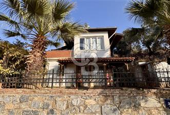 Selçuk Manzaralı, Müştemilatlı Satılık 3+1 Villa