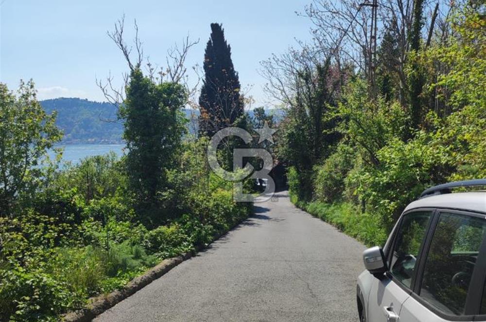 Bebekte 917 m² Boğaz ve İstanbul Manzaralı Emsalsiz Arazi