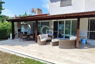 URLA ALTINKÖYÜN EN GÜZEL MEVKİİNDE TAM MÜSTAKİL SATILIK VİLLA