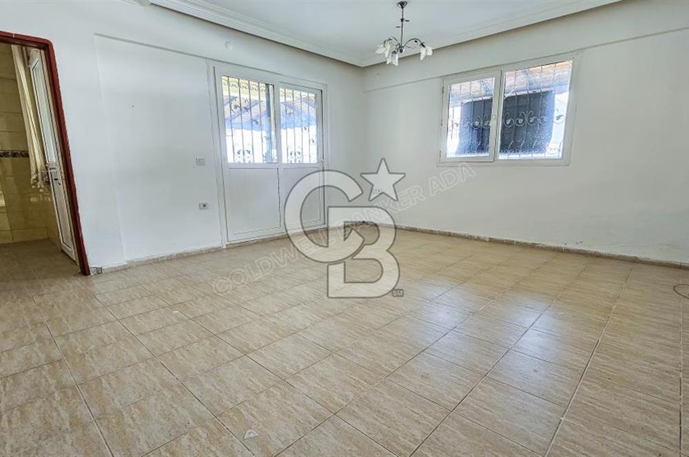 Kuşadası Karaova havuzlu sitede eşyasız kiralık triplex villa