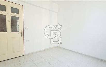 Kuşadası Karaova havuzlu sitede eşyasız kiralık triplex villa