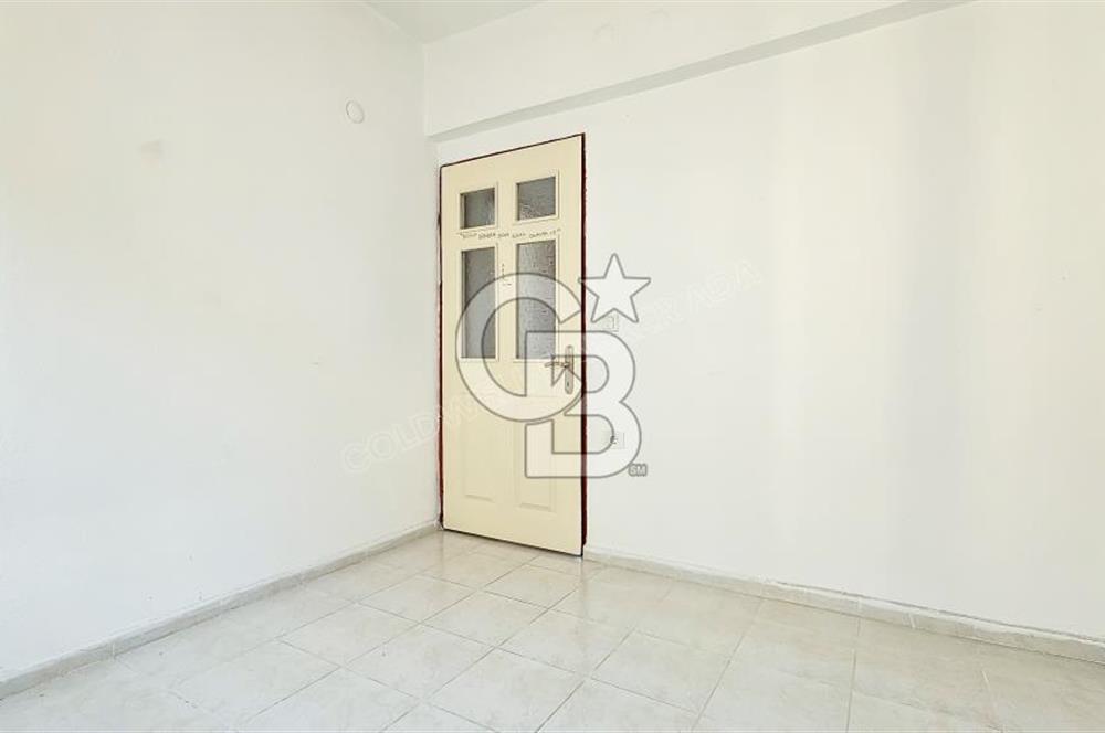 Kuşadası Karaova havuzlu sitede eşyasız kiralık triplex villa