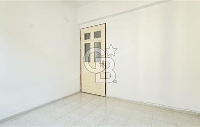 Kuşadası Karaova havuzlu sitede eşyasız kiralık triplex villa