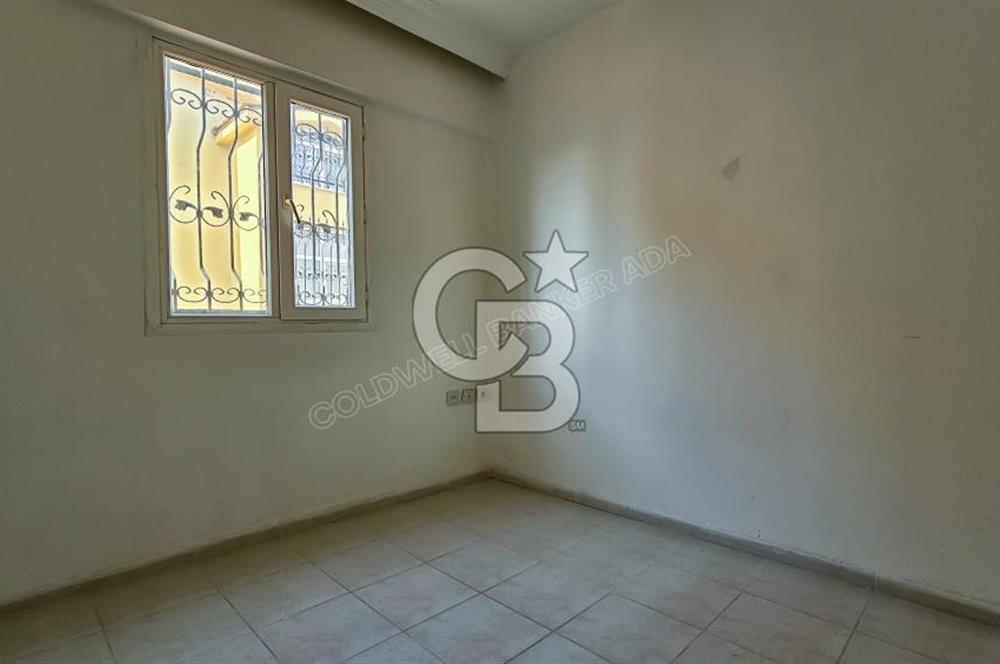 Kuşadası Karaova havuzlu sitede eşyasız kiralık triplex villa