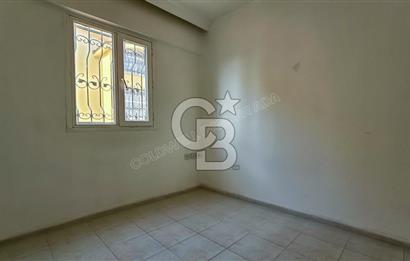 Kuşadası Karaova havuzlu sitede eşyasız kiralık triplex villa