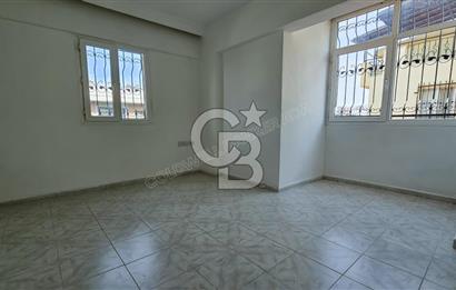 Kuşadası Karaova havuzlu sitede eşyasız kiralık triplex villa