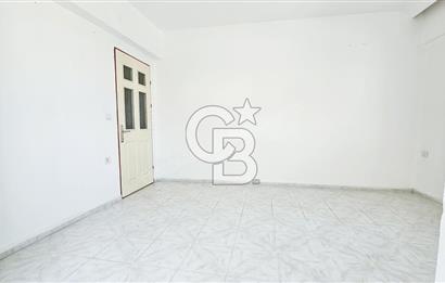Kuşadası Karaova havuzlu sitede eşyasız kiralık triplex villa