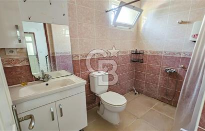 Kuşadası Karaova havuzlu sitede eşyasız kiralık triplex villa