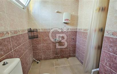 Kuşadası Karaova havuzlu sitede eşyasız kiralık triplex villa