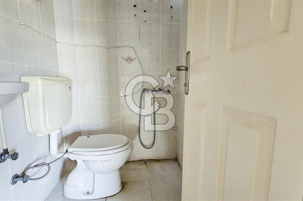 Kuşadası Karaova havuzlu sitede eşyasız kiralık triplex villa