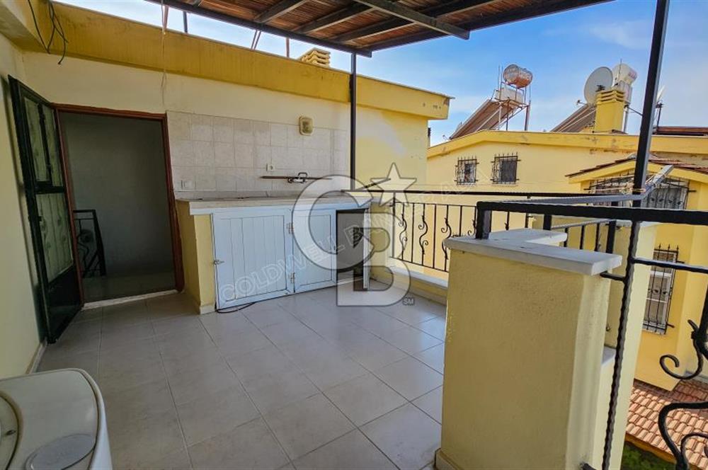 Kuşadası Karaova havuzlu sitede eşyasız kiralık triplex villa
