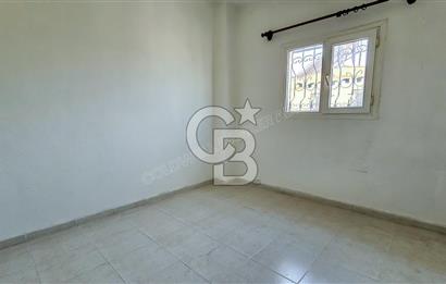 Kuşadası Karaova havuzlu sitede eşyasız kiralık triplex villa