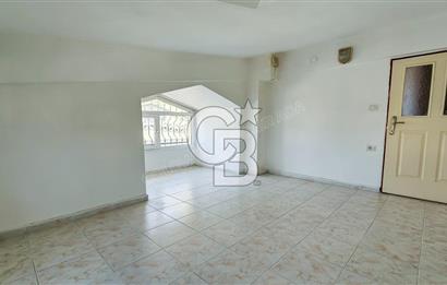 Kuşadası Karaova havuzlu sitede eşyasız kiralık triplex villa