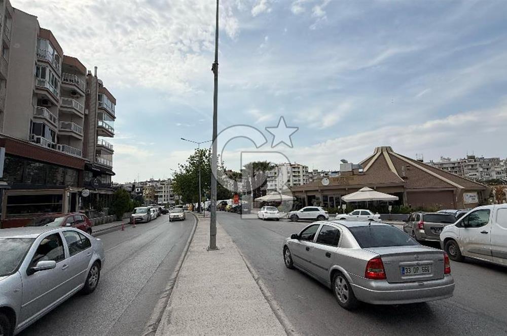 BAHÇELİEVLERDE SATILIK DÜKKAN 