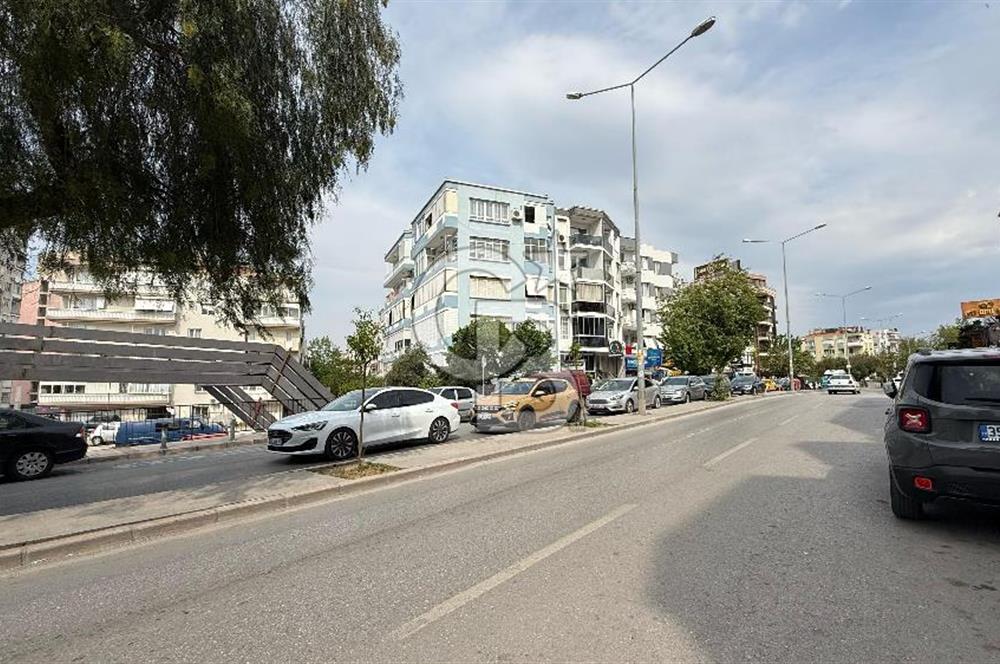 BAHÇELİEVLERDE SATILIK DÜKKAN 