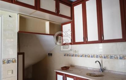 Kuşadası Karaova havuzlu sitede eşyasız kiralık triplex villa